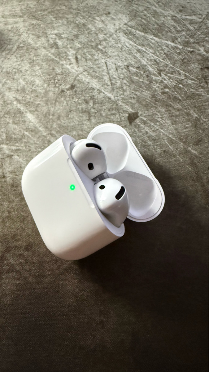 Apple AirPods (4th generation) Earbud Bluetooth Handsfree Earphones with Sweat Resistance and Charging Case White
