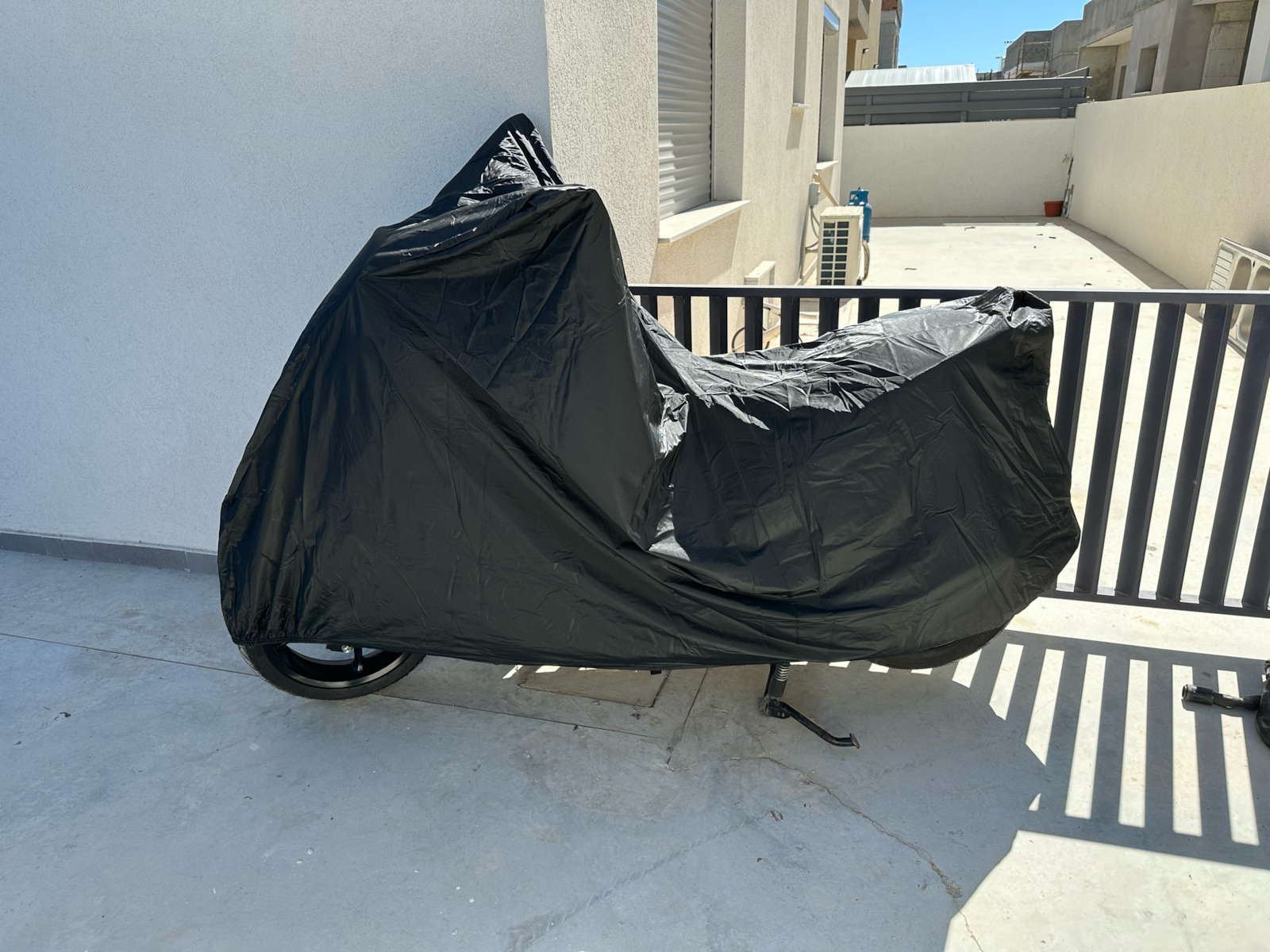 Winger Waterproof Motorcycle Cover Medium L203xW89xH119cm