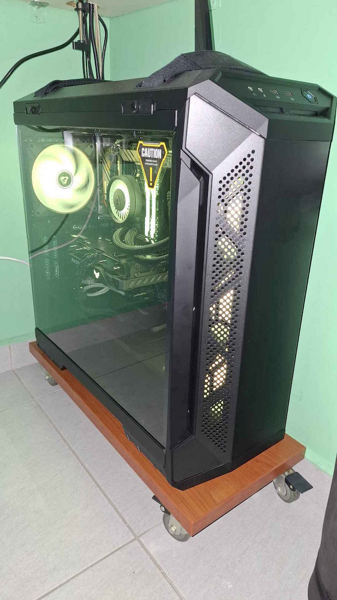 Asus TUF GT501 Gaming Midi Tower Κουτί Υπολογιστή με Πλαϊνό Παράθυρο και RGB Φωτισμό Μαύρο