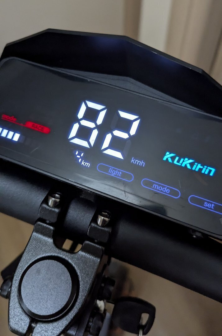 KuKirin G4 Ηλεκτρικό Πατίνι με 70km/h Max Ταχύτητα και 75km Αυτονομία