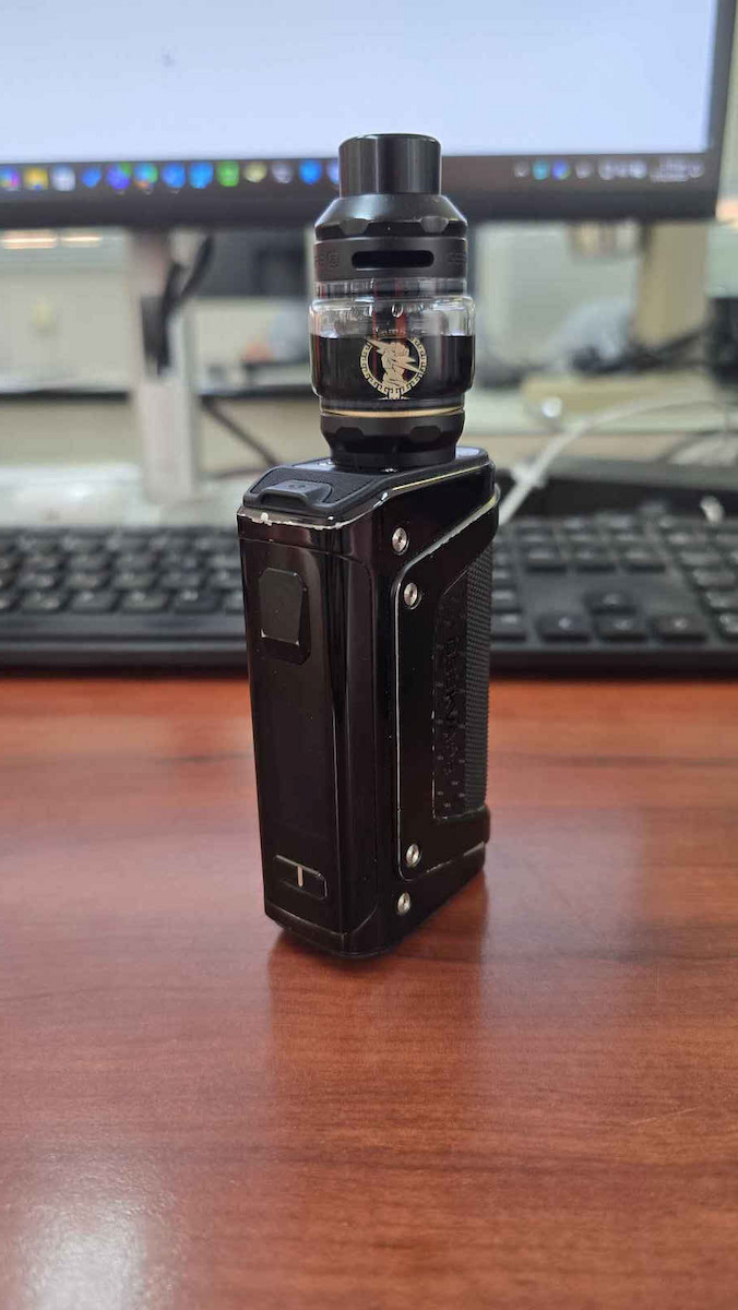 Geek Vape Legend 5 Box Mod Kit 2ml Carbon Black