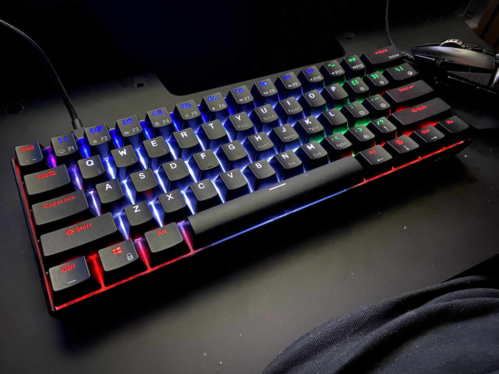 Royal Kludge RK61 Kabelloses Gaming-Technik Tastatur 60% mit Benutzerdefiniertes Rot Schaltern und RGB-Beleuchtung (Englisch (US))
