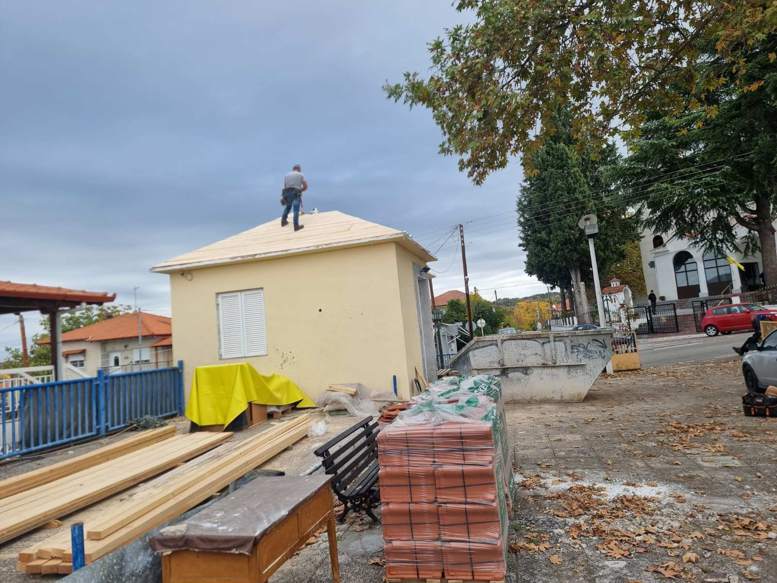 DEWALT Δισκοπρίονο 18V 1x1.7Ah με Σύστημα Αναρρόφησης