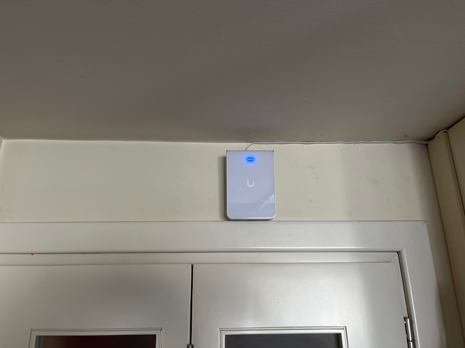 Ubiquiti UniFi U7 Pro Wall Access Point Wi‑Fi 7 Tri Band (2.4 & 5 & 6GHz)