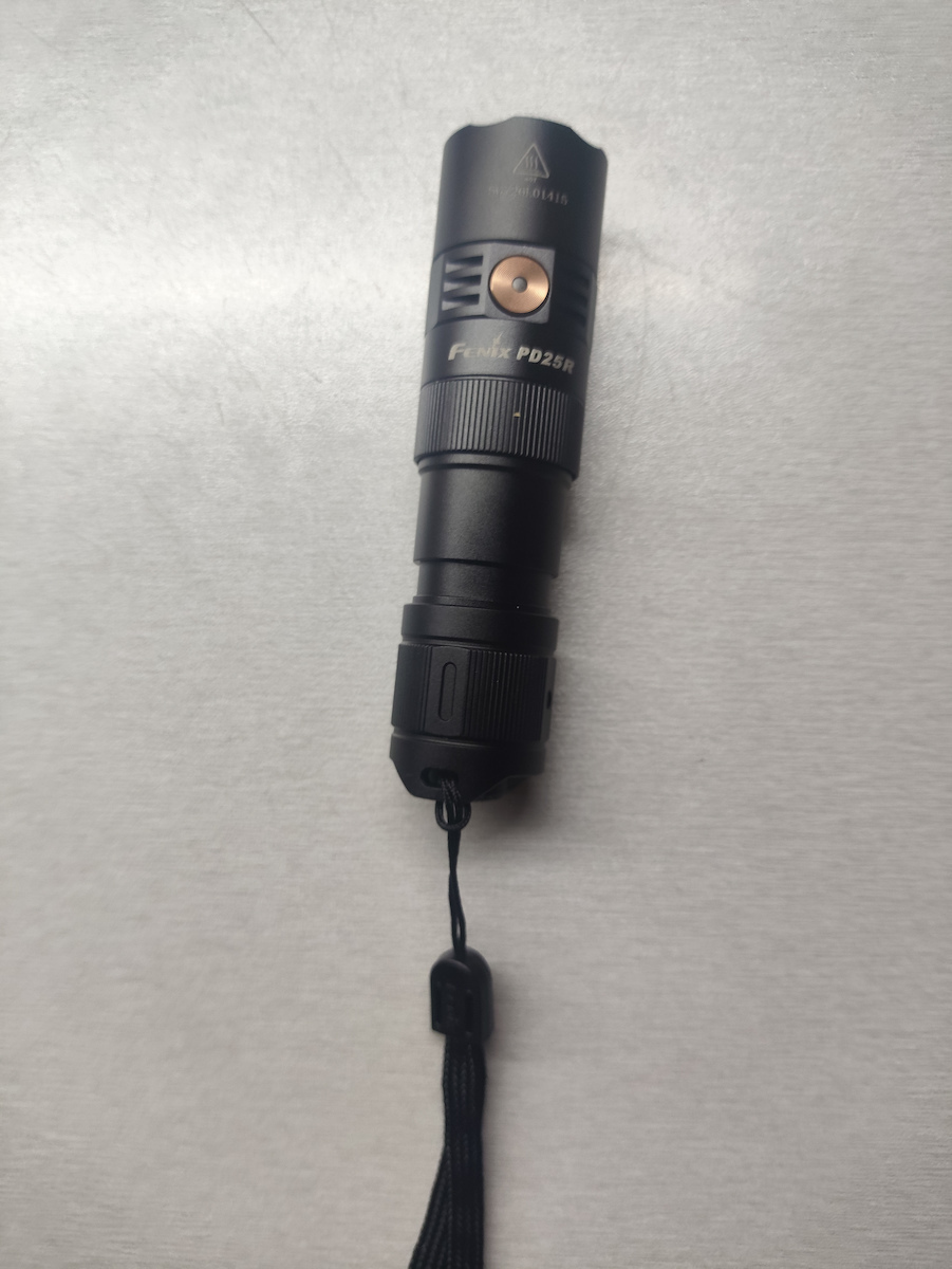 Fenix Wiederaufladbar Taschenlampe LED IP68 mit maximaler Helligkeit 800lm Schwarz