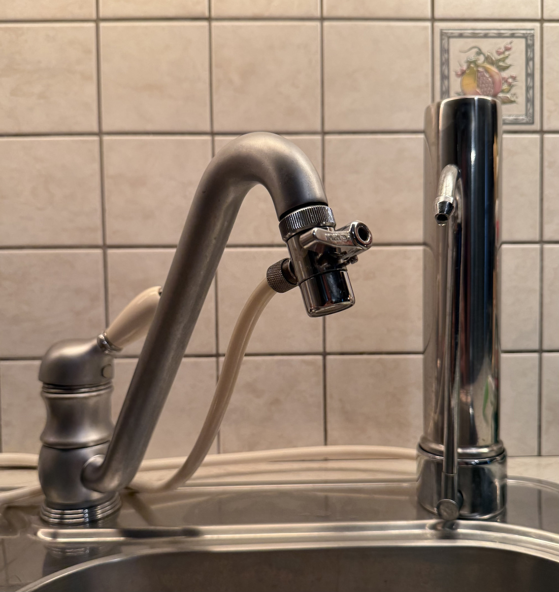 Doulton Countertop Water Filter System HCS with 10" Replacement Filter Doulton Ultracarb 0.5 μm