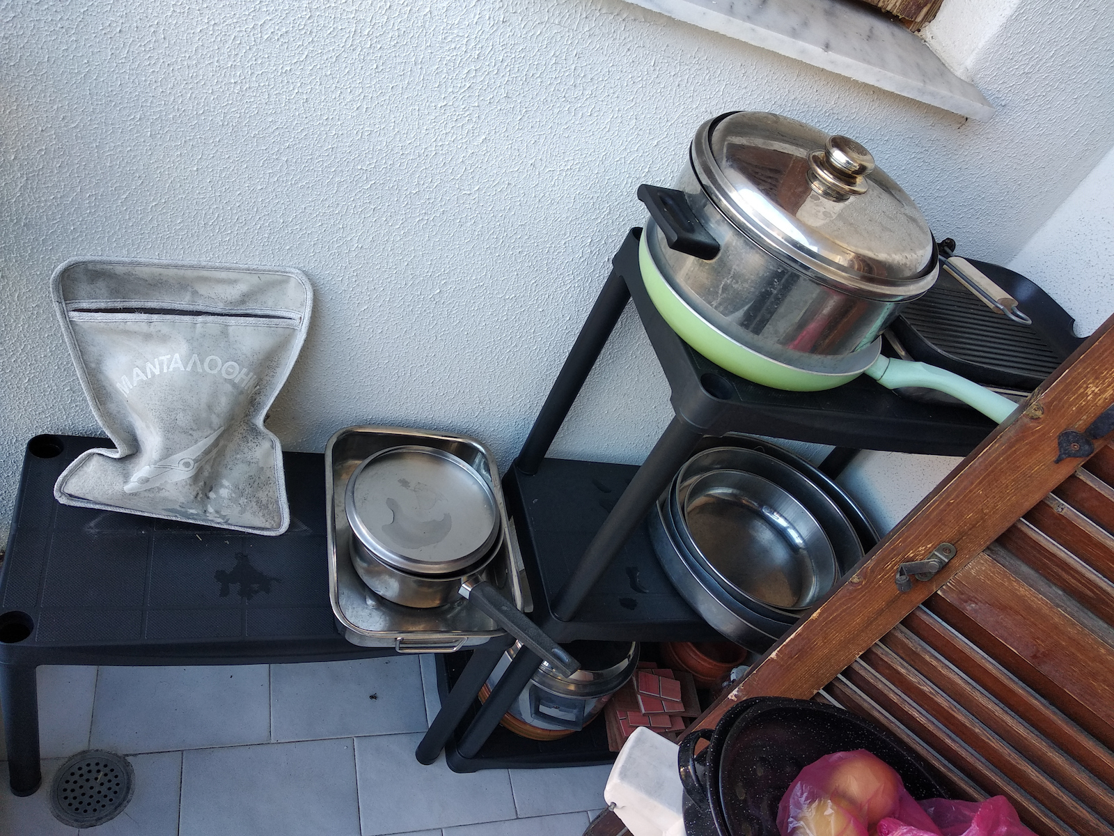 Plastic Outdoor Shelving Unit with 4 Shelves Black Linea Tempo 60x30x133cm