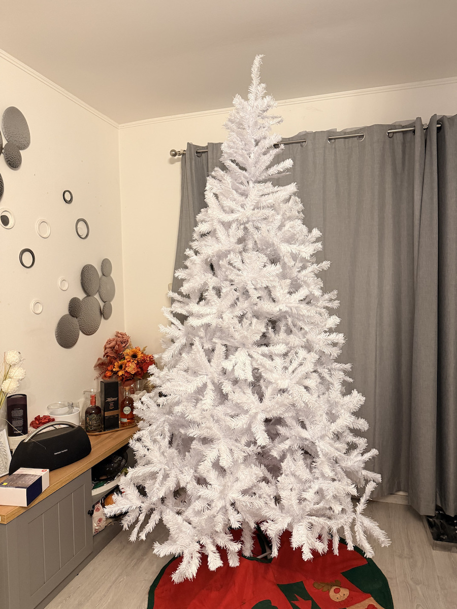 Weihnachtsbaum 240cm mit 1200 Zweige Weiß