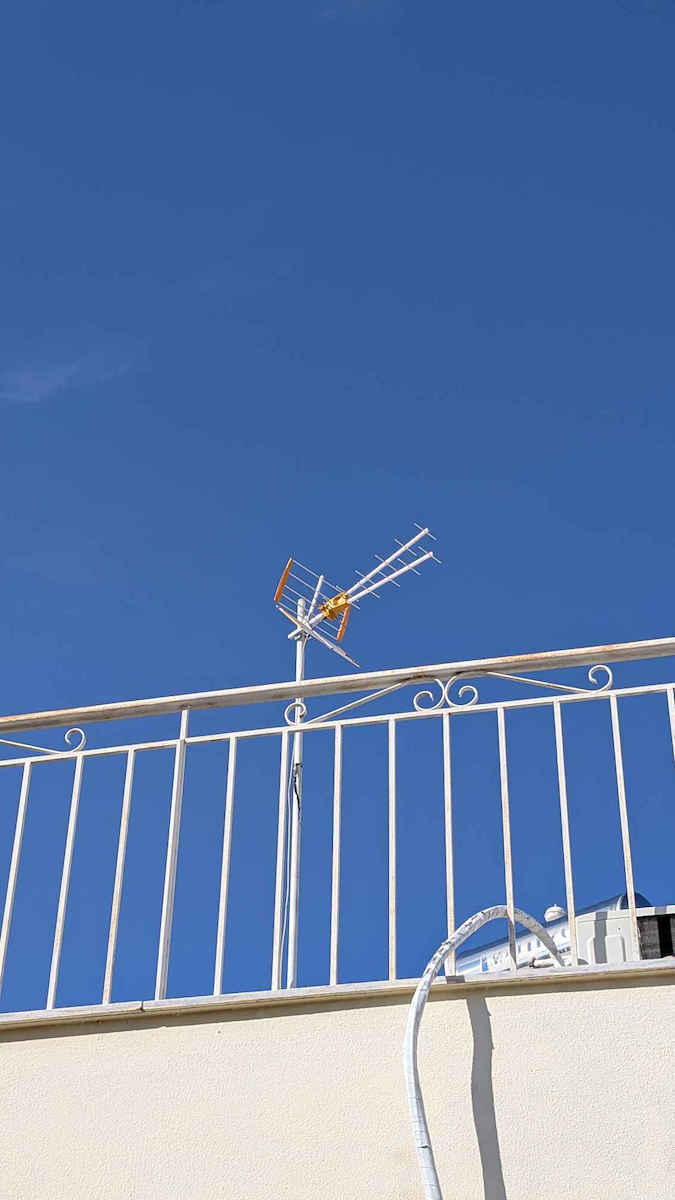 Televes V Zenit 5G LTE UHF (21-48) 149221 12-00-0024 Outdoor TV Antenna (Does not Require Power Supply) Orange