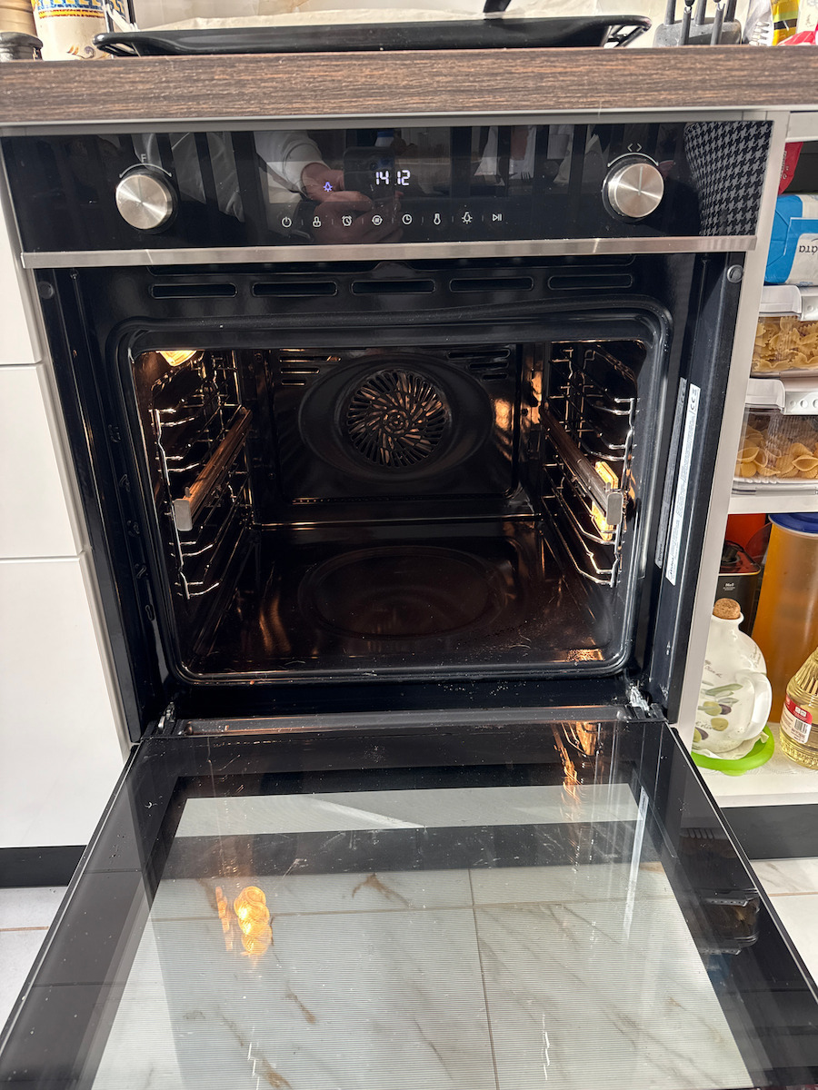 Midea Cuptor Deasupra Blatului 72lt L59.5cm.