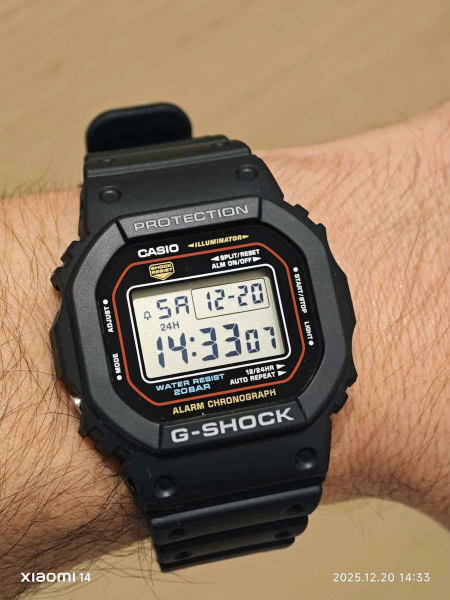 Casio G-shock Digital Men's Watch Chronograph Battery with Black Rubber Strap