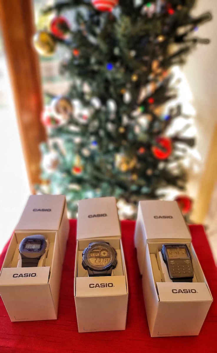 Casio Ψηφιακό Ανδρικό Ρολόι 37mm Μπαταρίας με Μαύρο Καουτσούκ Λουράκι