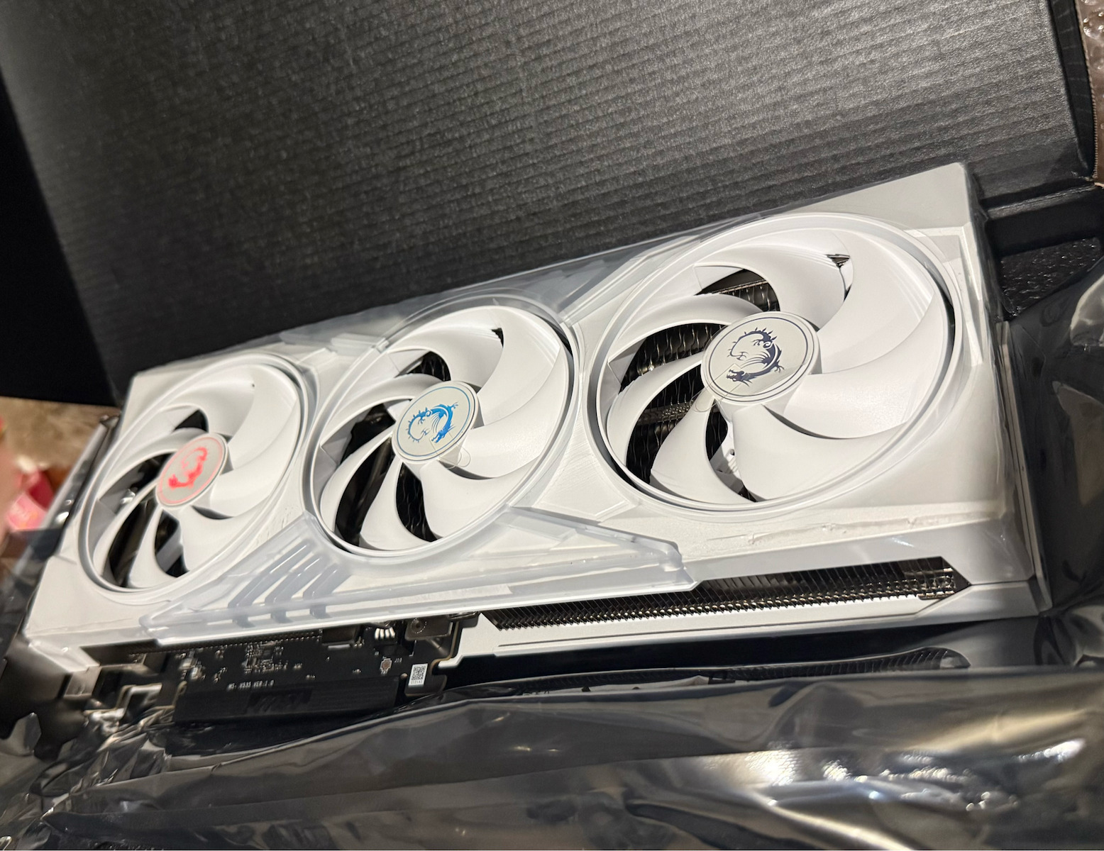 MSI GeForce RTX 5060 Ti 16GB GDDR7 Gaming Trio OC Alb Placă Grafică