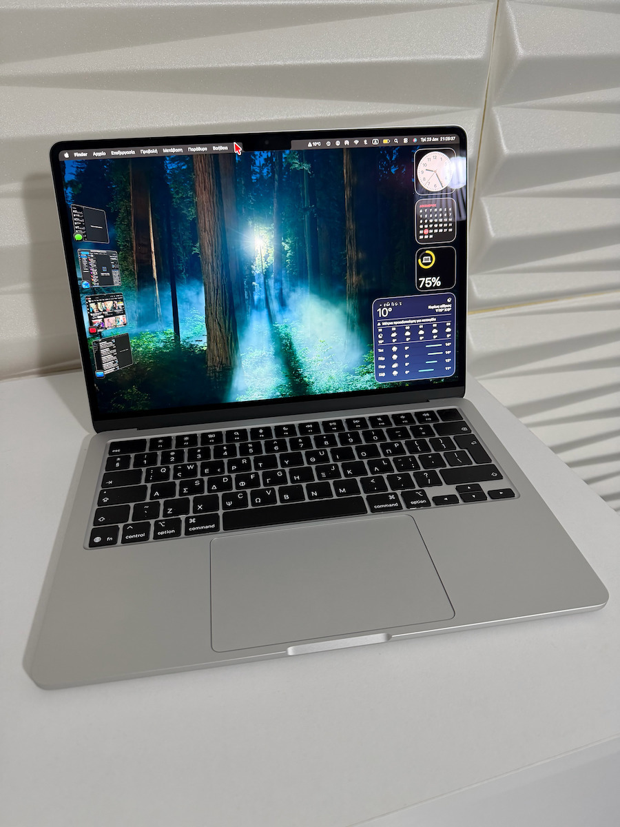 Apple MacBook Air 13.6