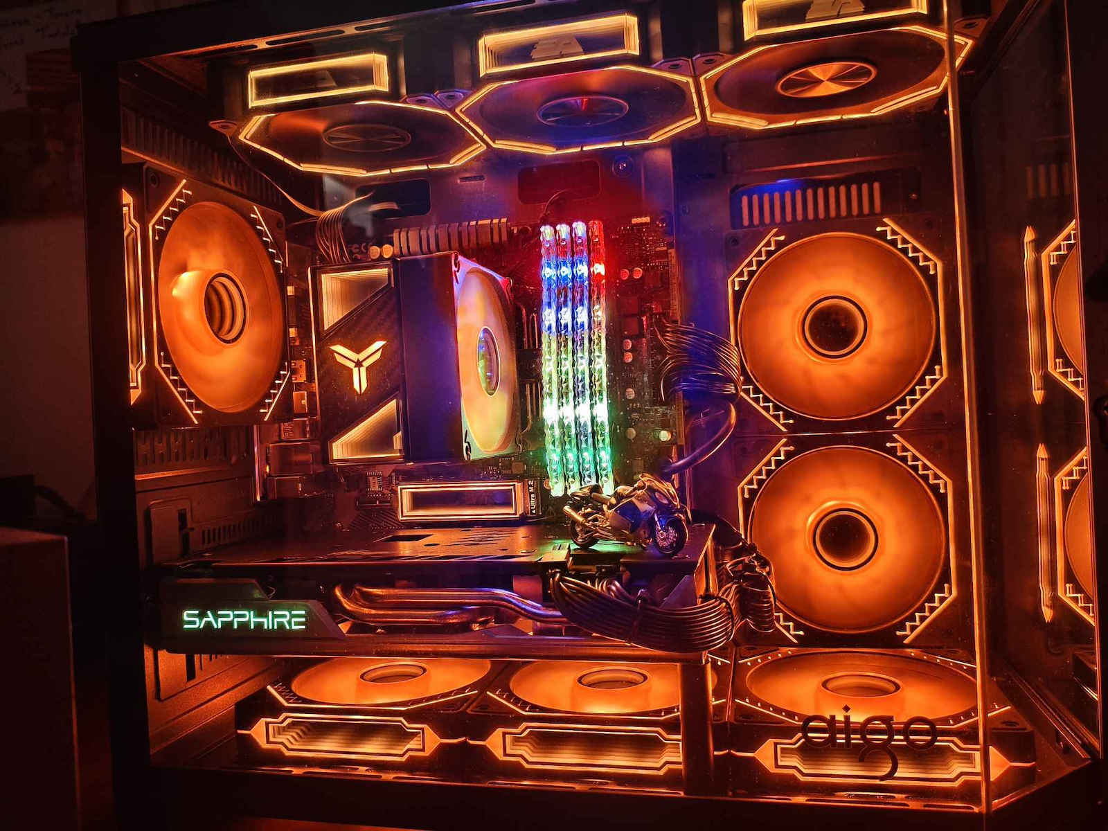 Aigo FT418 Геймърско бюро Midi Tower Компютърна кутия със страничен прозорец и RGB осветление Черен