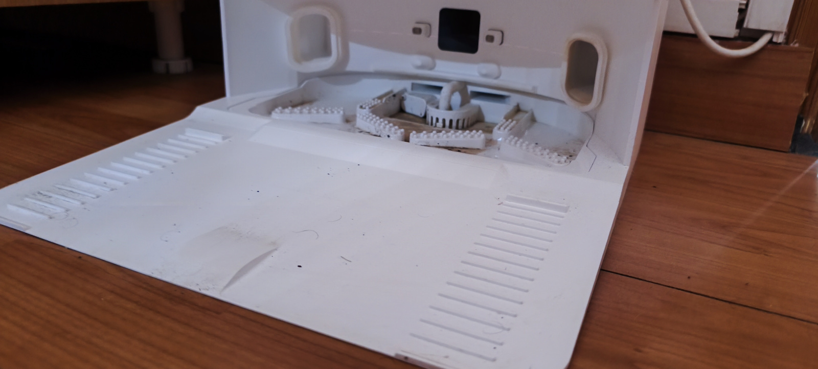 Xiaomi X20 Pro Robot Vacuum Cleaner with Laser Mapping & 7000Pa Suction Power White