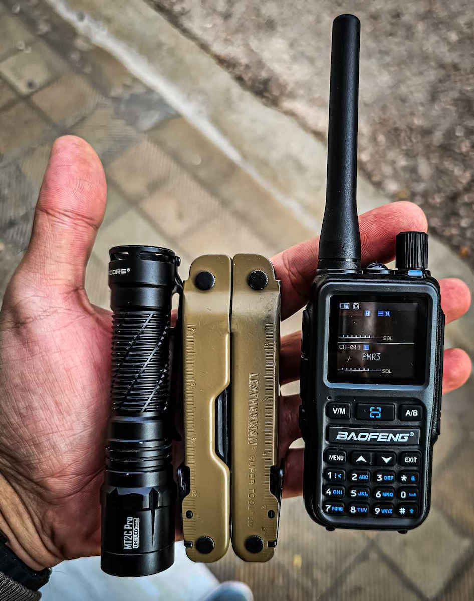 Baofeng UV-5R EU MINI Wireless Two-Way Radio UHF/VHF 5W with Coloured Display in Gray Colour