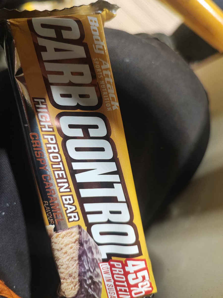 Body Attack Carb Control Bar with 45% Protein & Flavor Stracciatella 100gr