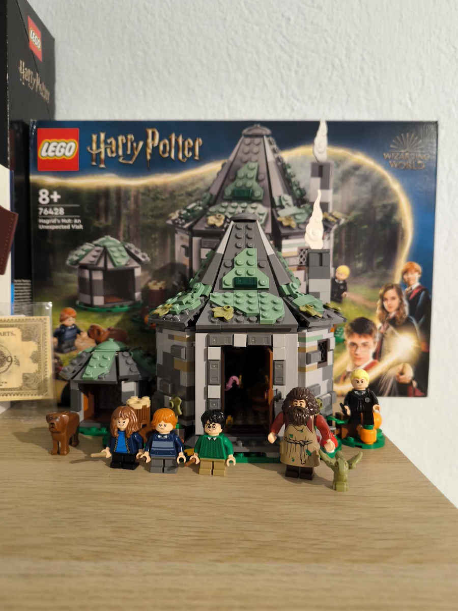 LEGO Harry Potter Hagrid's Hut An Unexpected Visit for 8+ Years 896 Pieces