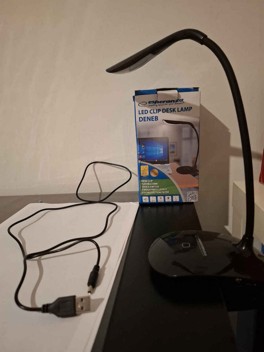 Esperanza Deneb LED Office Lamp with Flexible Arm and Clip in Black Color