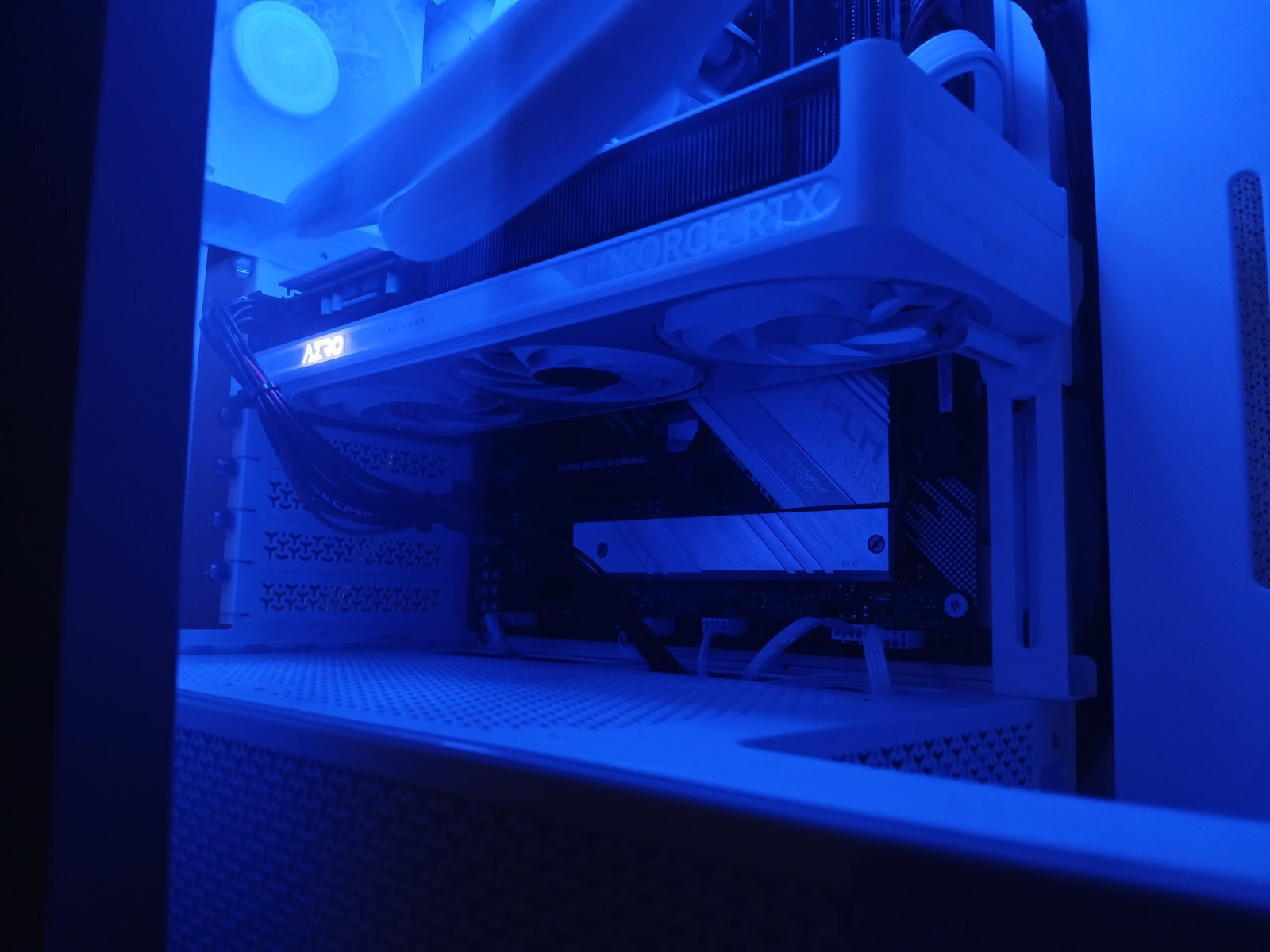 Gigabyte GeForce RTX 5060 8GB GDDR7 Aero OC Κάρτα Γραφικών