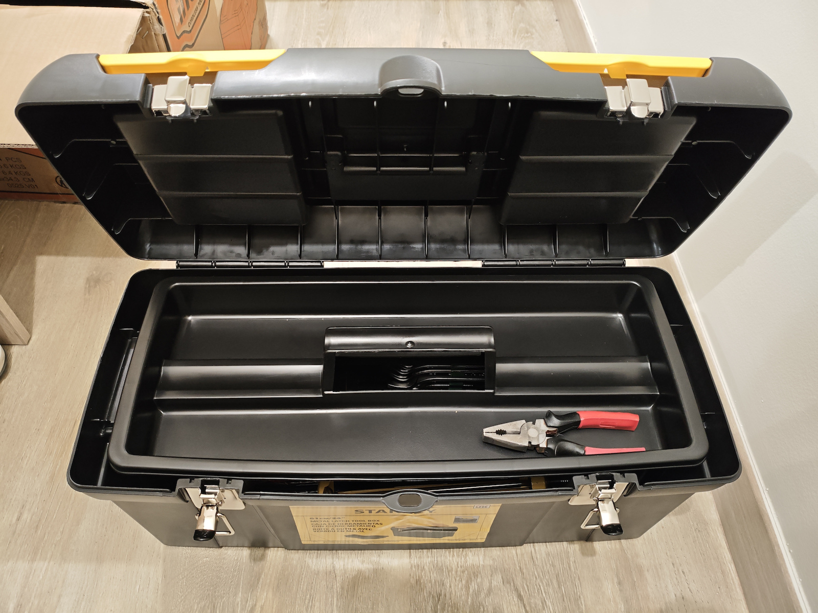 Stanley Series 2000 Hand Tool Case Plastic with Tobacco Case Dimensions: W41.1xD19.9xH18.5cm