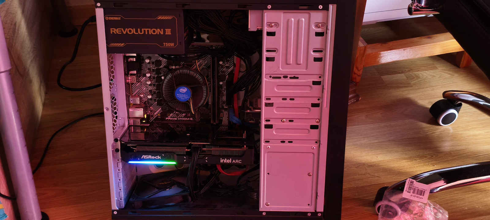 Enermax Revolution III 850W Schwarz Computer-Netzteil Vollständig modular 80 Plus Gold