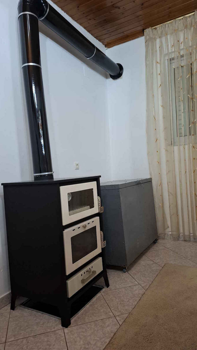 Gekas Metal MG 500 Oțel Soba pe lemne cu Cuptor 22kW Bej