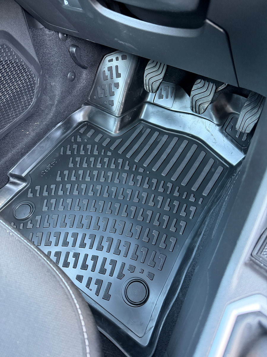 Umbrella Satz Vorder- und Hintermatten 4Stück aus Gummi für Dacia Sandero 2020+ Schwarz