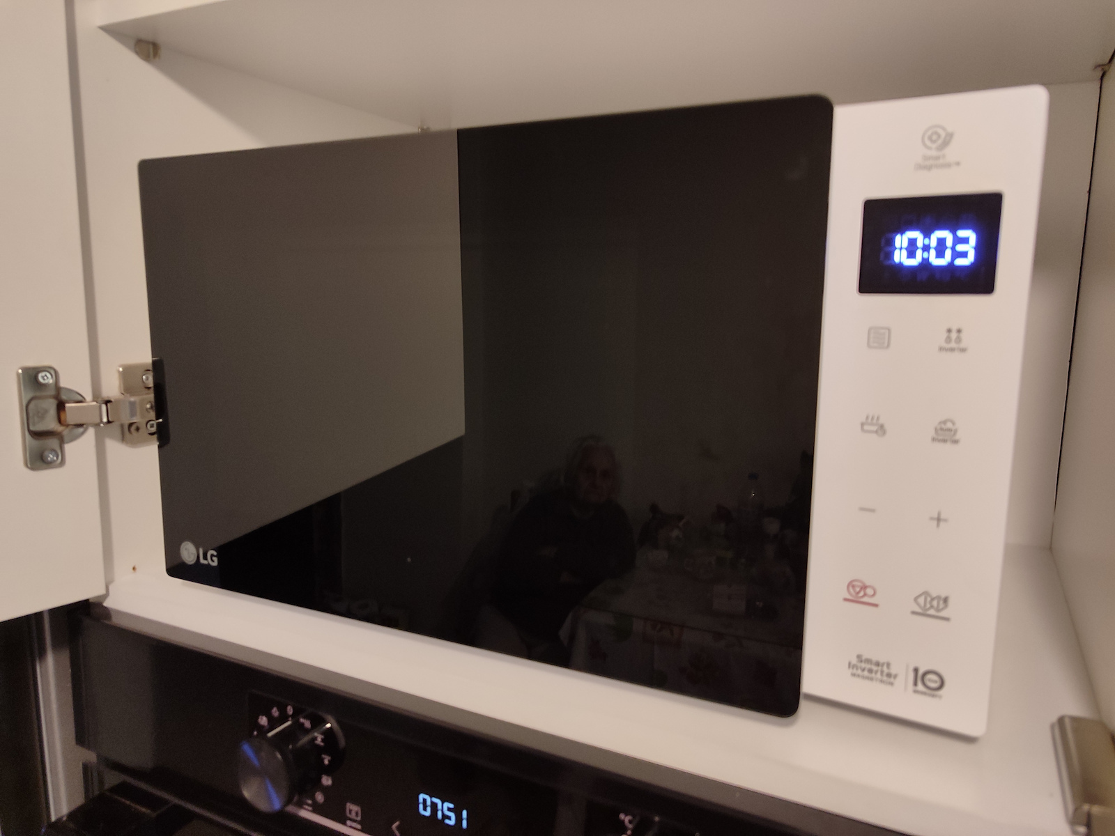 LG Microwave Oven 23lt White