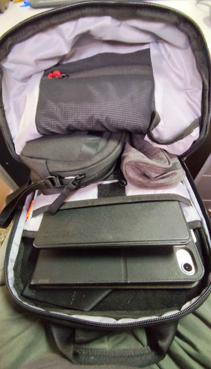 tomtoc Τσάντα Πλάτης για Laptop 14" σε Μαύρο χρώμα T24M1D1