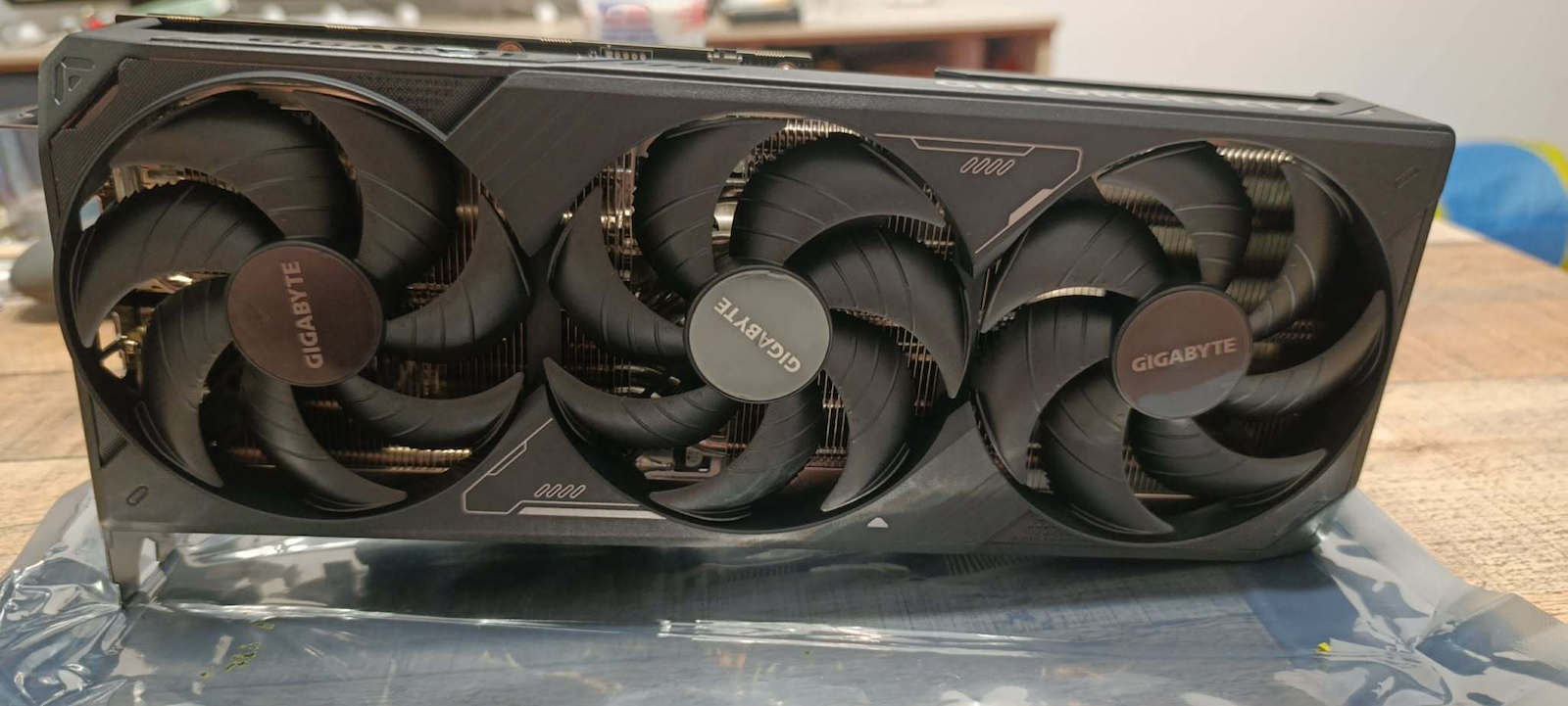 Gigabyte GeForce RTX 5070 Ti 16GB GDDR7 Windforce OC SFF Κάρτα Γραφικών
