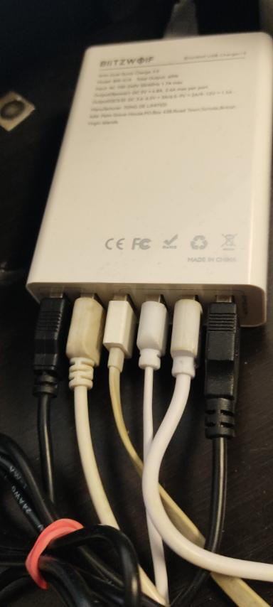 BlitzWolf Ladestation mit 6 USB-A Anschlüsse 60W Schnellaufladung 3.0 in Weiß Farbe (BW-S15)