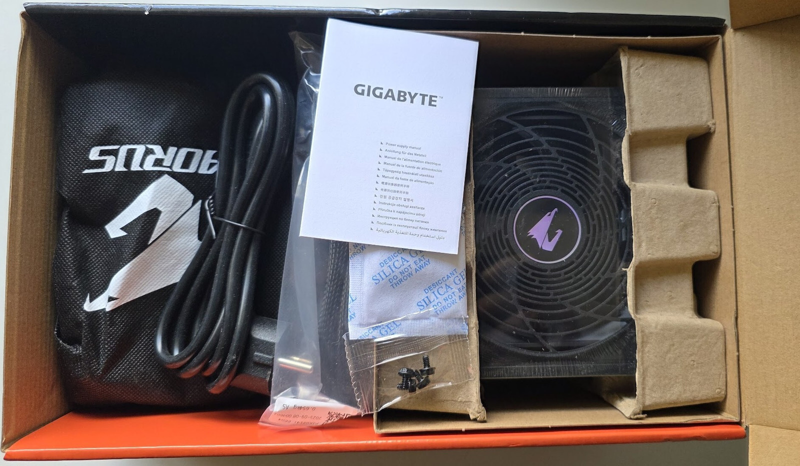 Gigabyte Aorus Elite P1000W 1000W Μαύρο Τροφοδοτικό Υπολογιστή Full Modular 80 Plus Platinum