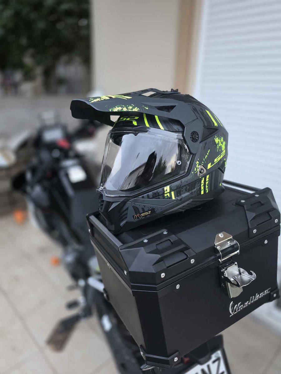 LS2 Pioneer II Crazy Matte Schwarz/Rot Motorradhelm On-Off ECE 22.06 1600gr mit Sunvisor