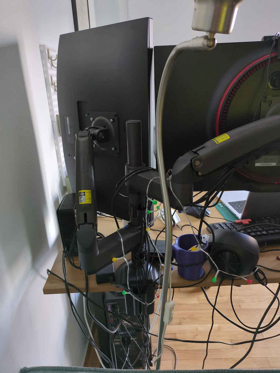 Huanuo HNDS8 Stand Desk Mounted for 2 Monitors up to 32" with Arm