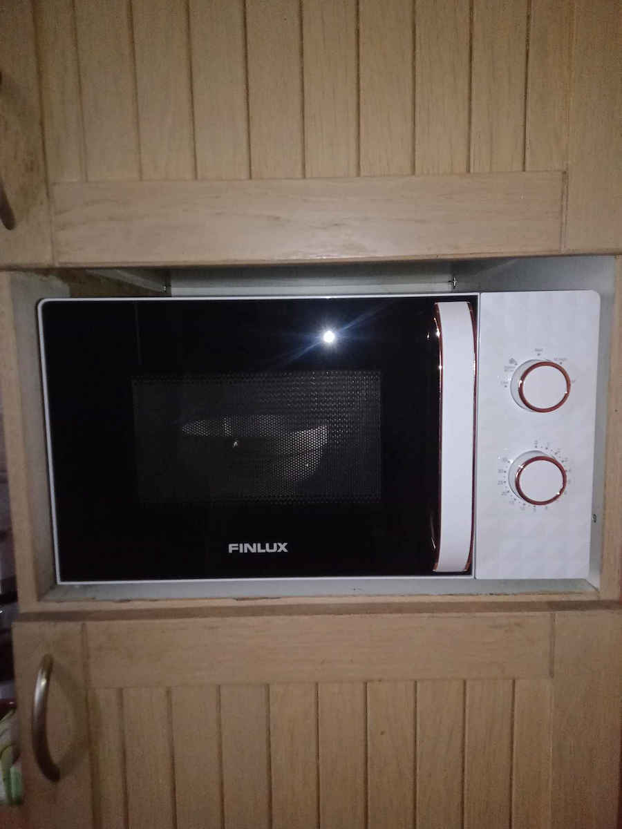 Finlux Φούρνος Μικροκυμάτων 20lt Flash