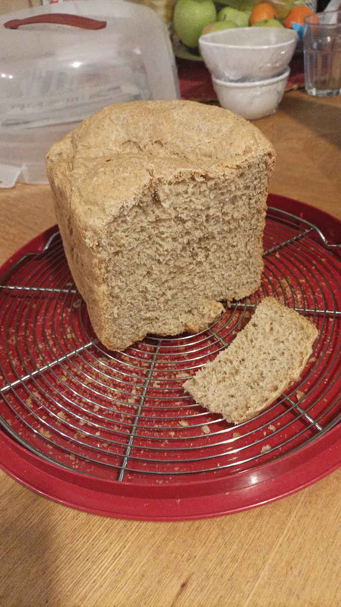 Sencor Bread Maker 550W with Container Capacity 900gr and 10 Baking Programs