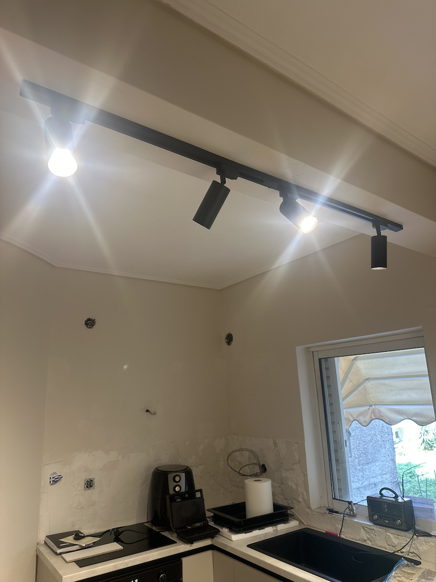 Eko Light Σποτ με 4 Φώτα και με Ντουί GU10 σε Μαύρο Χρώμα