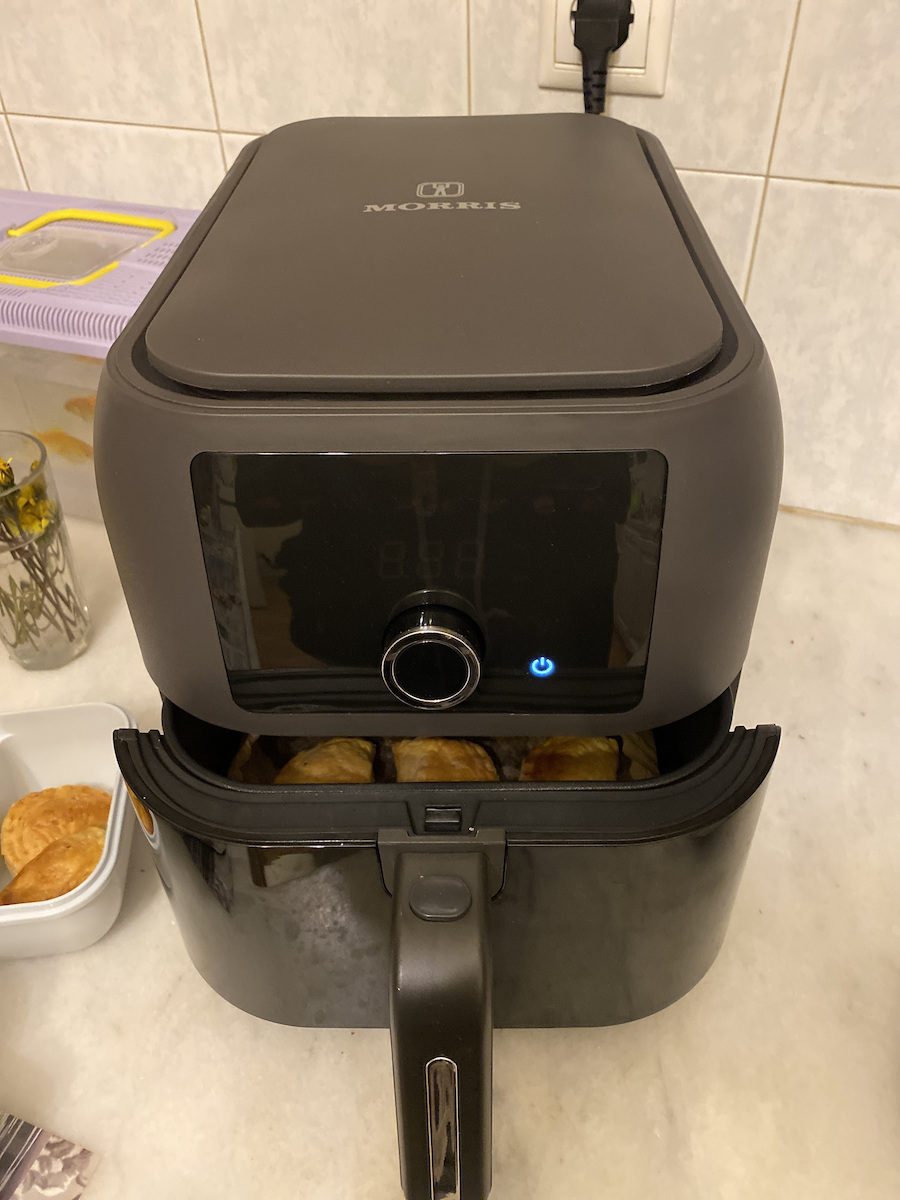 Morris Slim Air Fryer 8lt Black