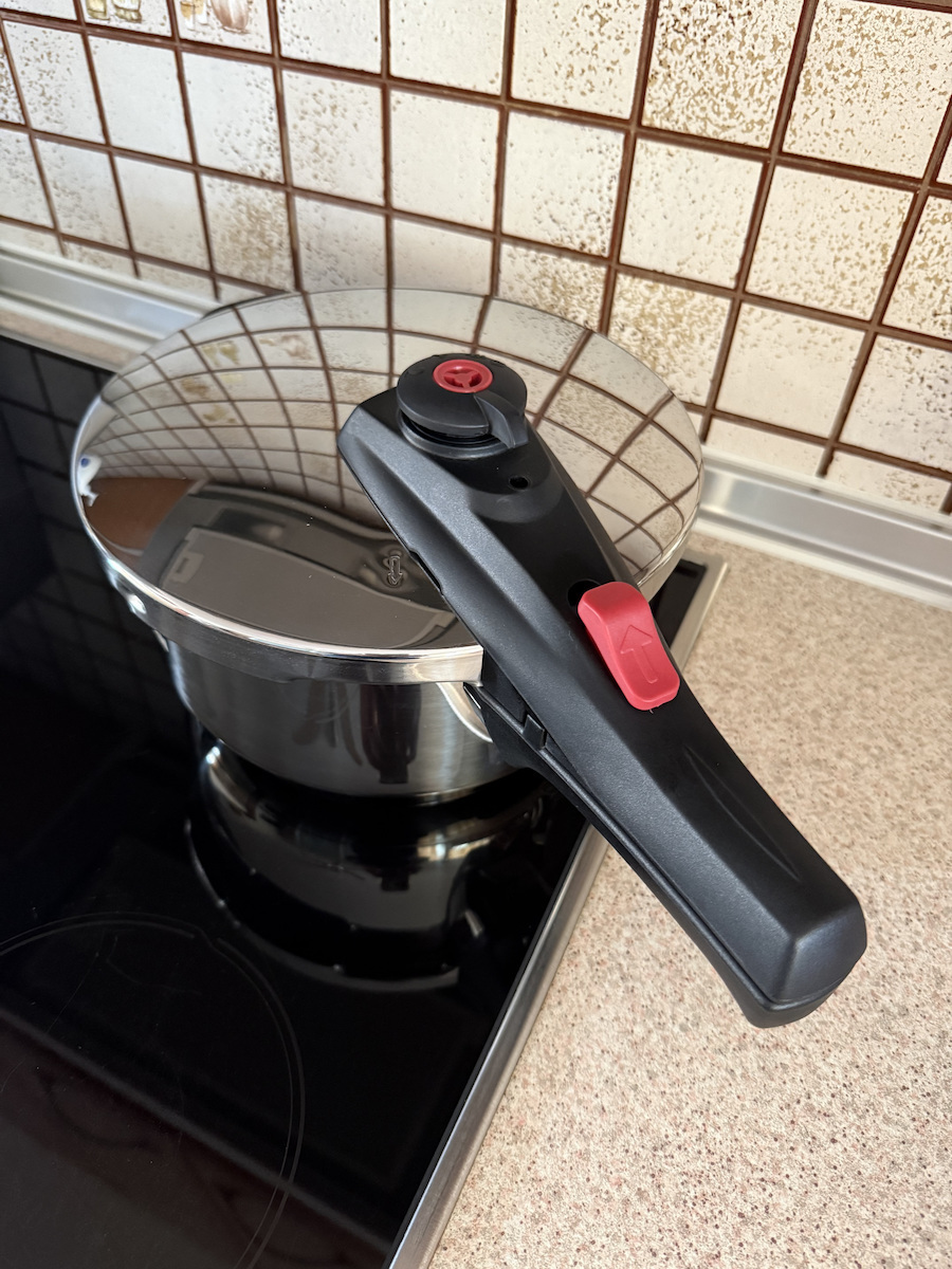 Human Pressure Cooker 8lt
