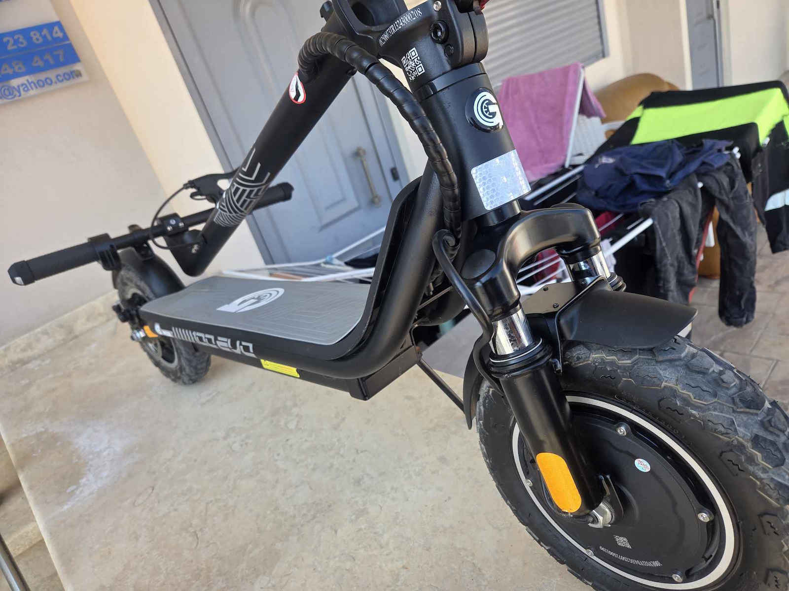 UrbanGlide Escooter Ride 100 Електрическа Тротинетка с 25km/h Максимална Скорост и 25km Автономия в Черен Цвят