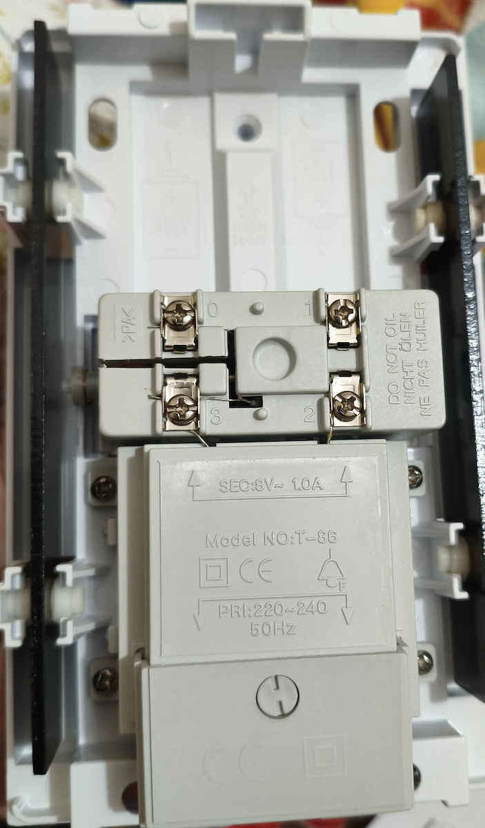 Geyer Door Bell White