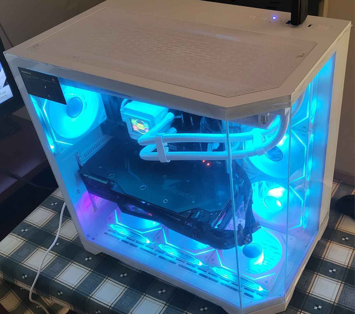 ProGaming Banshee Gaming Midi Tower Κουτί Υπολογιστή με Πλαϊνό Παράθυρο και ARGB Φωτισμό Λευκό