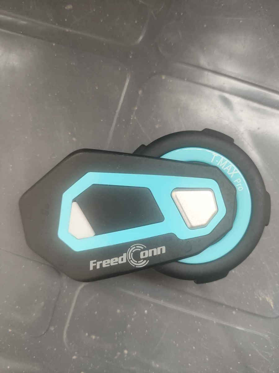 FreedConn T-MAX Pro 1200m for up to 6 users with Bluetooth