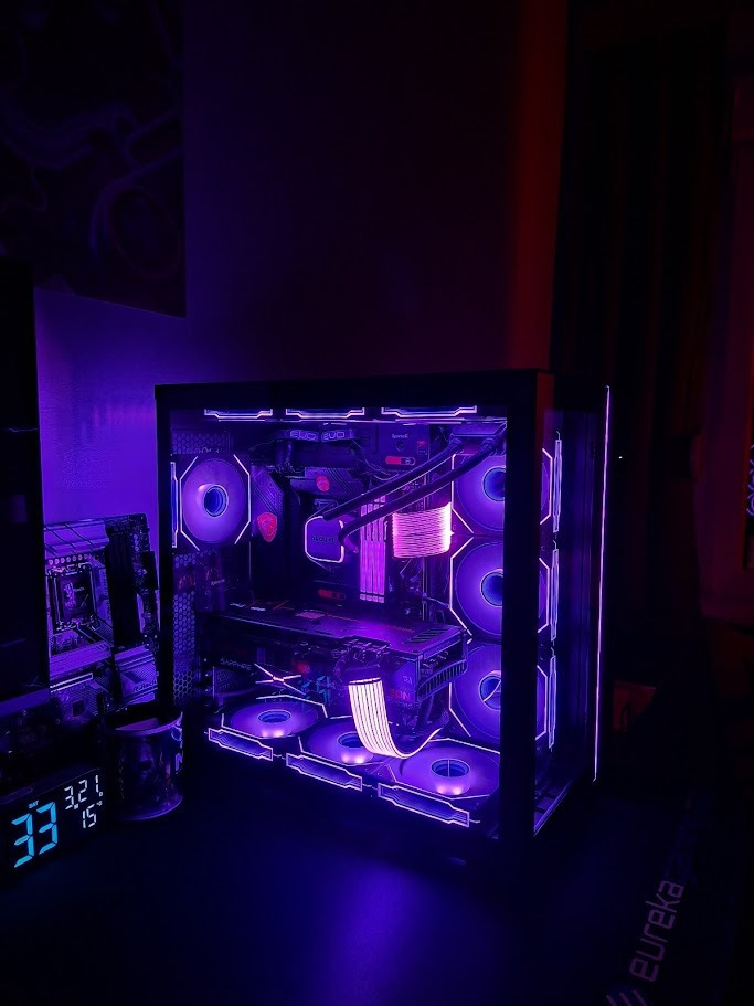 Aerocool Phantom M-3 Вентилатор за кутия 120mm 1800rpm 50.2cfm с ARGB осветление и свързване 3-Pin / 4-изводна PWM