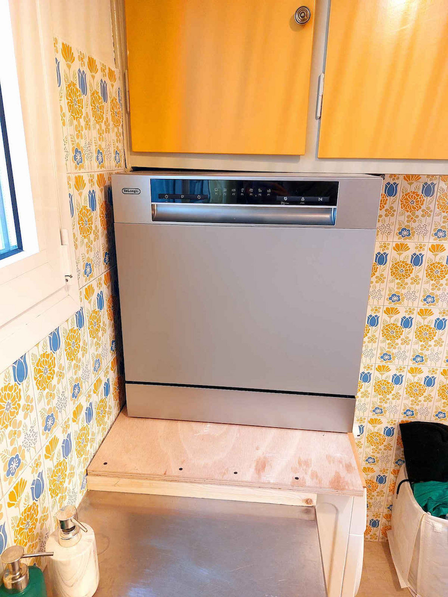 De'Longhi Mașină de spălat vase de blat pentru 8 seturi de vase L55xÎ59cm Alb