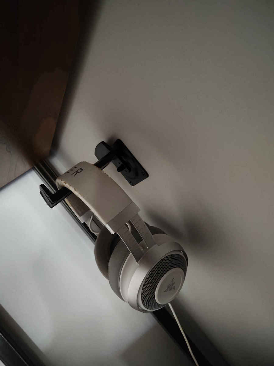 Gravity HP HWMB 01 B Wall Mounted Headphone Stand Black