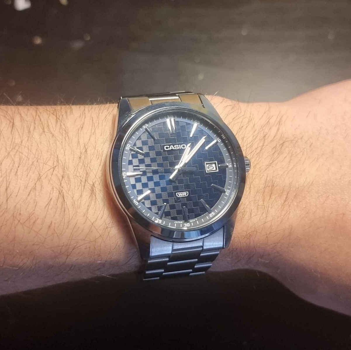 Casio Herrenuhr 41.5mm Batterie mit Silber Metallarmband