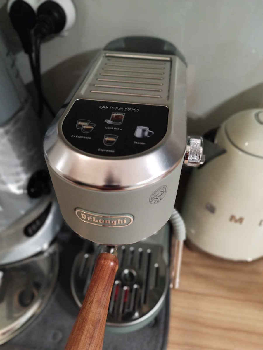 De'Longhi Dedica Duo Espresso Machine 1450W 15bar Pressure White